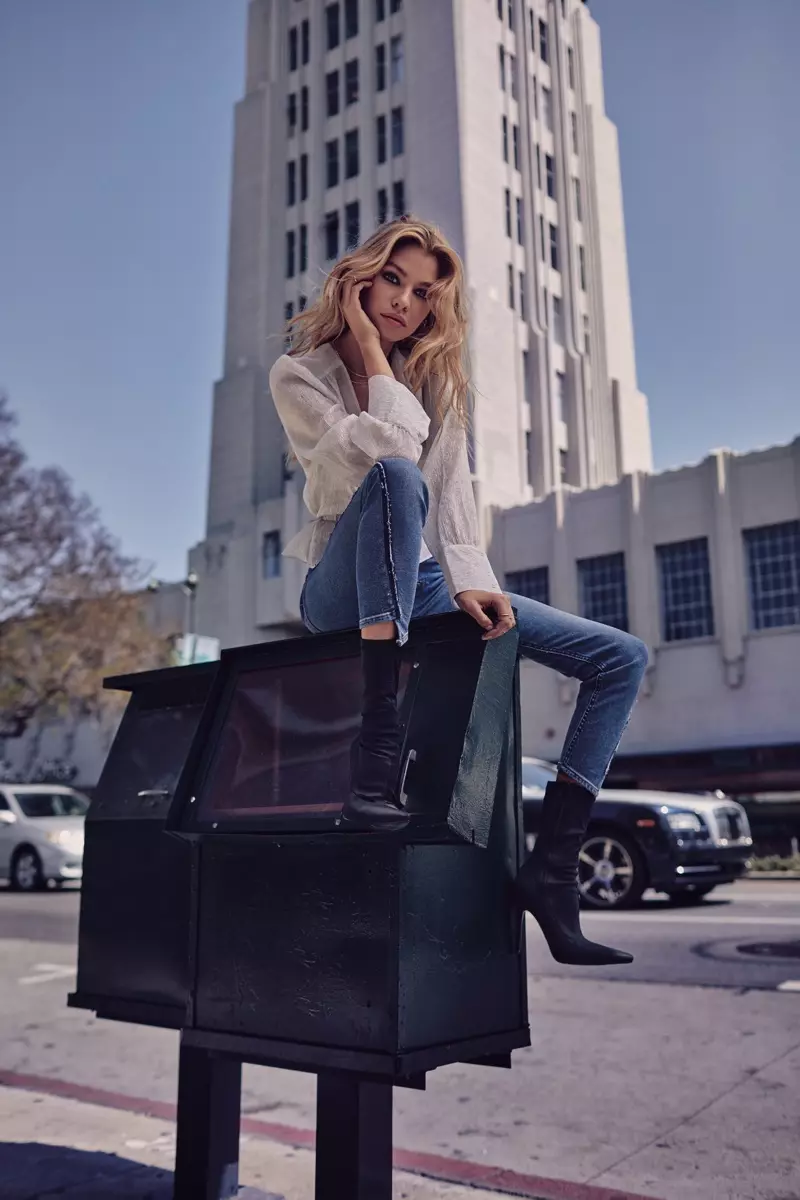 Stella Maxwell stjer yn 7 For All Mankind hjerst-winter 2018 kampanje