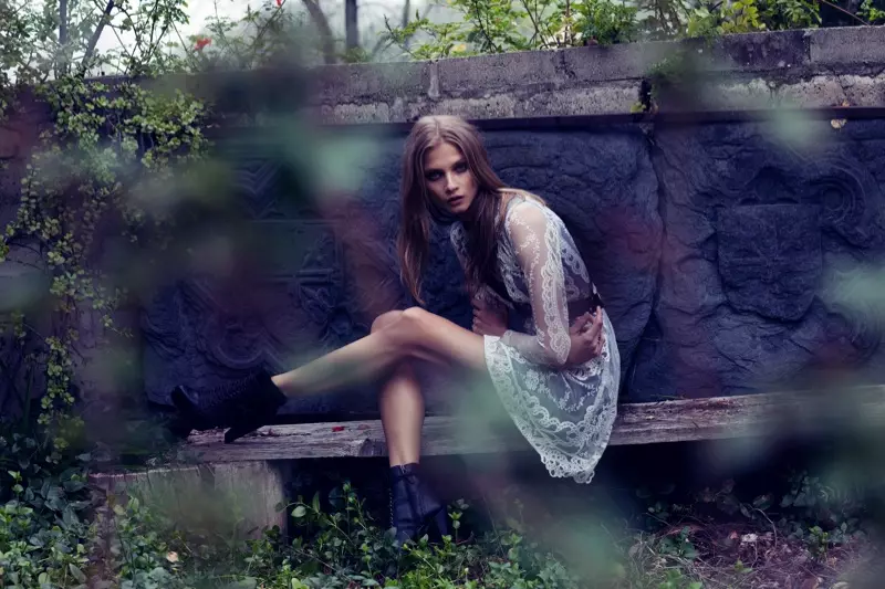 Naging Gothic si Anna Selezneva sa For Love & Lemons Fall 2013 Ads