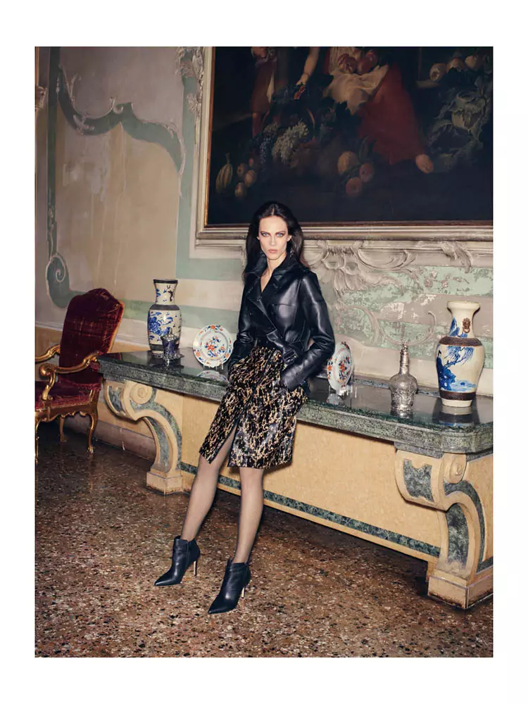 Aymeline Valade poseart foar Bergdorf Goodman's Fall Issue troch Venetia Scott