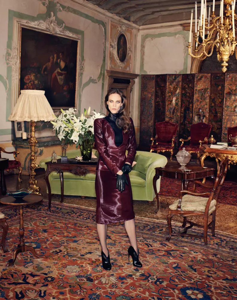 Η Aymeline Valade ποζάρει για το φθινοπωρινό τεύχος του Bergdorf Goodman της Venetia Scott