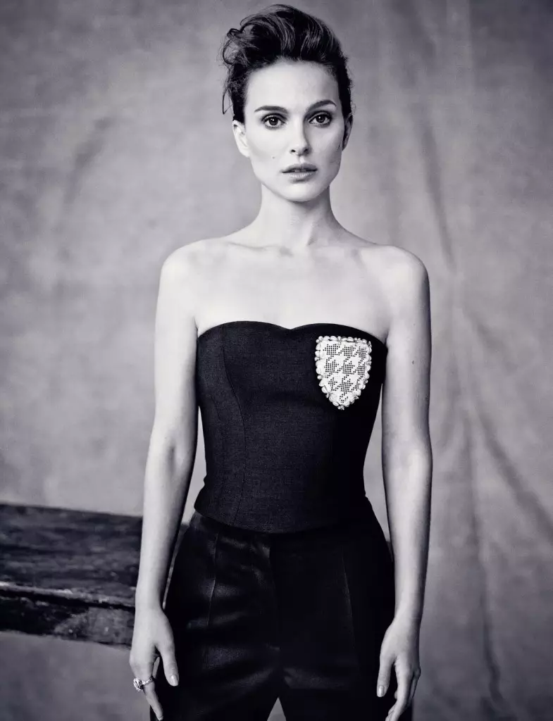 Fís do Dior Magazine le Paolo Roversi is ea Natalie Portman