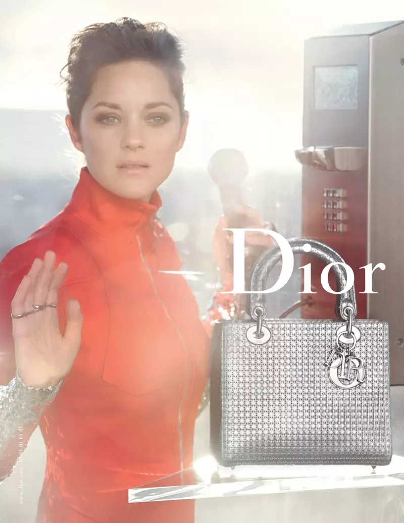 Marion Cotillard ayaa ku jilaya ololaha Lady Dior 2015.