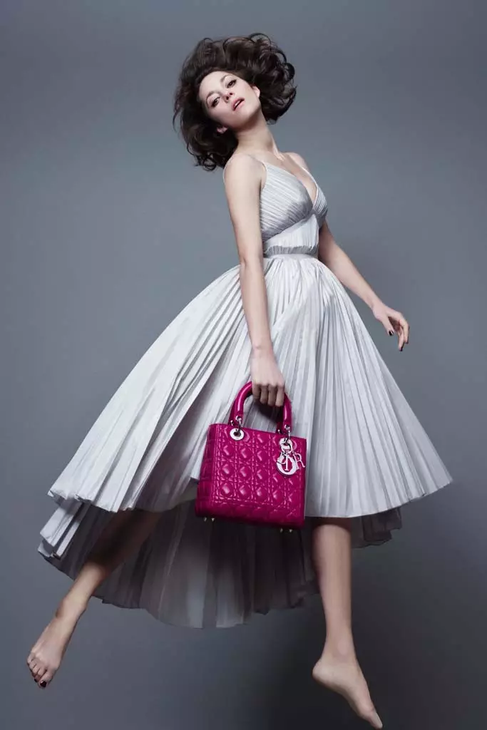 Marion Cotillard ayaa ku jilaya ololaha Lady Dior ee gu'ga 2014