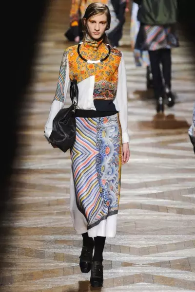 Mengeringkan Van Noten Musim Gugur 2012 | Pekan Mode Paris