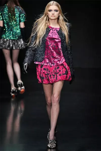 Roberto Cavalli Fall 2012 | မီလန်ဖက်ရှင်ရက်သတ္တပတ်