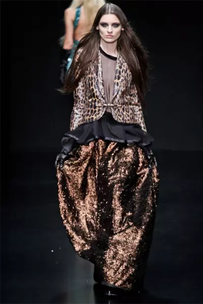 Roberto Cavalli Fall 2012 | မီလန်ဖက်ရှင်ရက်သတ္တပတ်