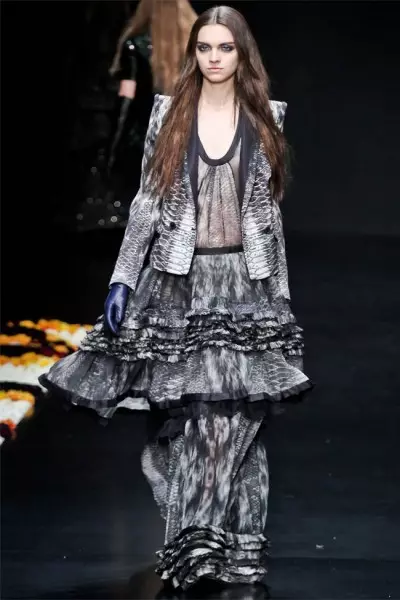 Roberto Cavalli Fall 2012 | မီလန်ဖက်ရှင်ရက်သတ္တပတ်