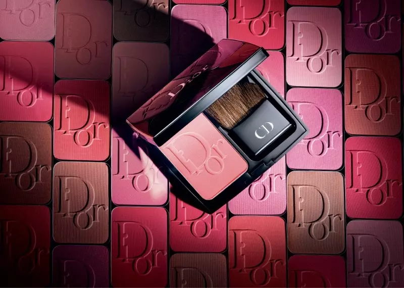 观看 Dior 的 Daria Strokous Enchant