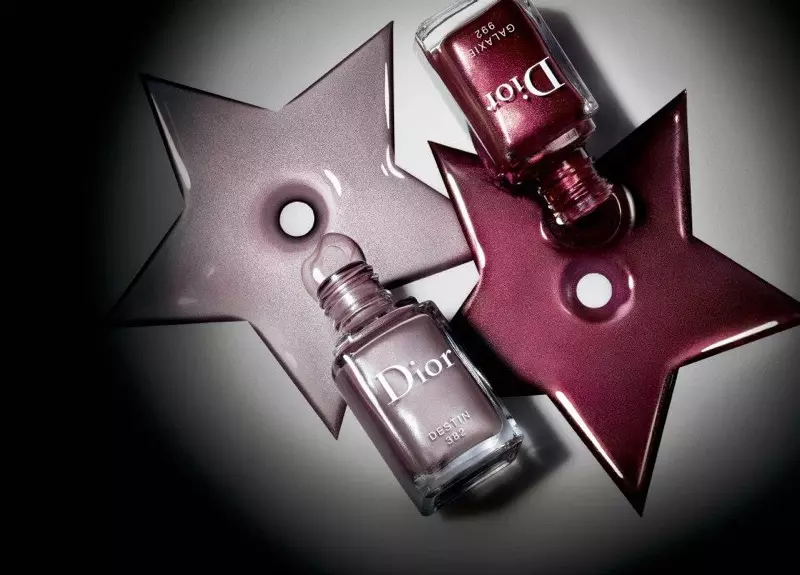 په Dior's کې Daria Strokous Enchant وګورئ