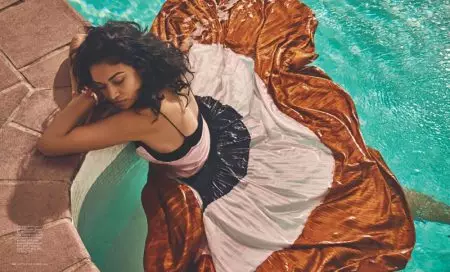 Shanina Shaik poserer i Sultry Looks for InStyle Australia