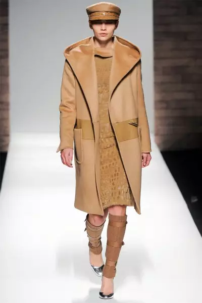 Max Mara Fall 2012 | Izu Ejiji Milan