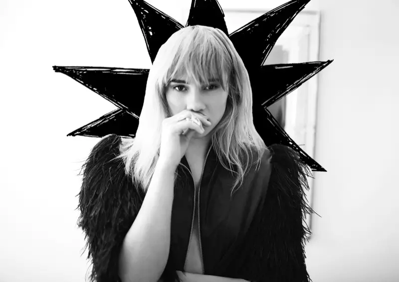 Suki Waterhouse Fronts Sass & Bide Fall 2013 Feachtas