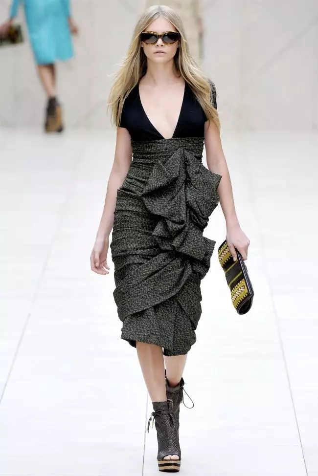 Burberry Spring 2012 | لوندون مودا كىيىم ھەپتىلىكى