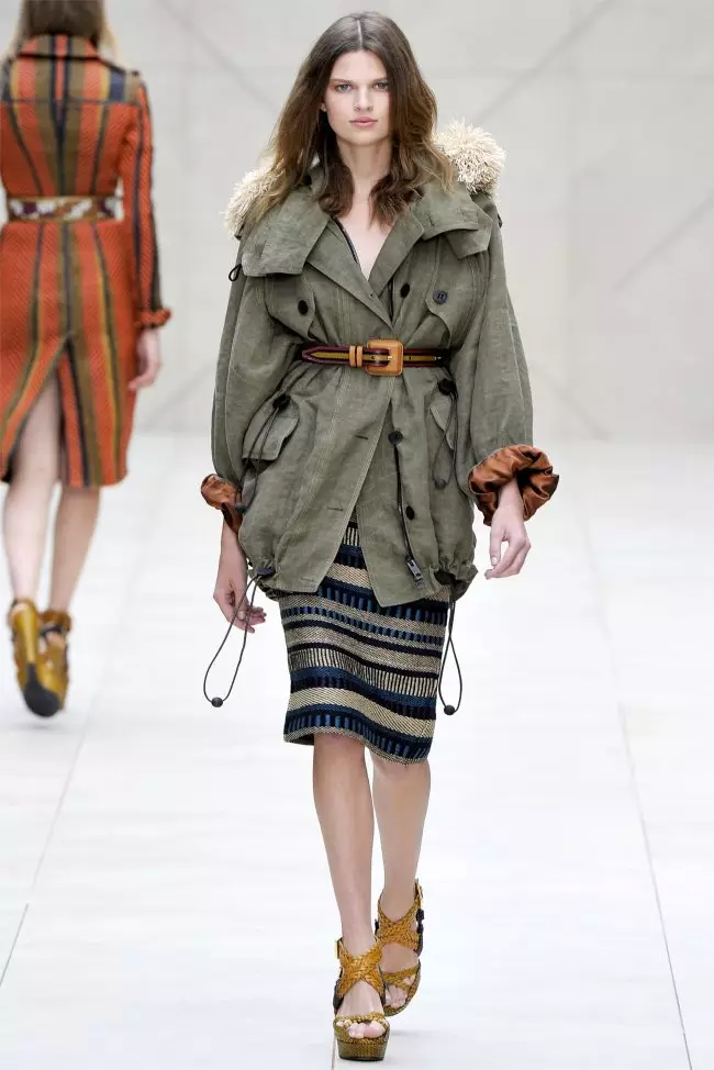 Burberry mùa xuân 2012 | Tuần lễ thời trang London