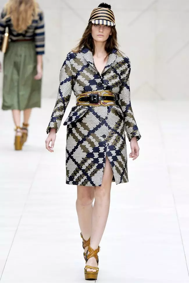 Burberry Spring 2012 | لوندون مودا كىيىم ھەپتىلىكى