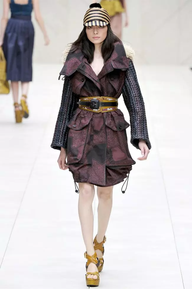 Burberry Spring 2012 | လန်ဒန်ဖက်ရှင်ရက်သတ္တပတ်