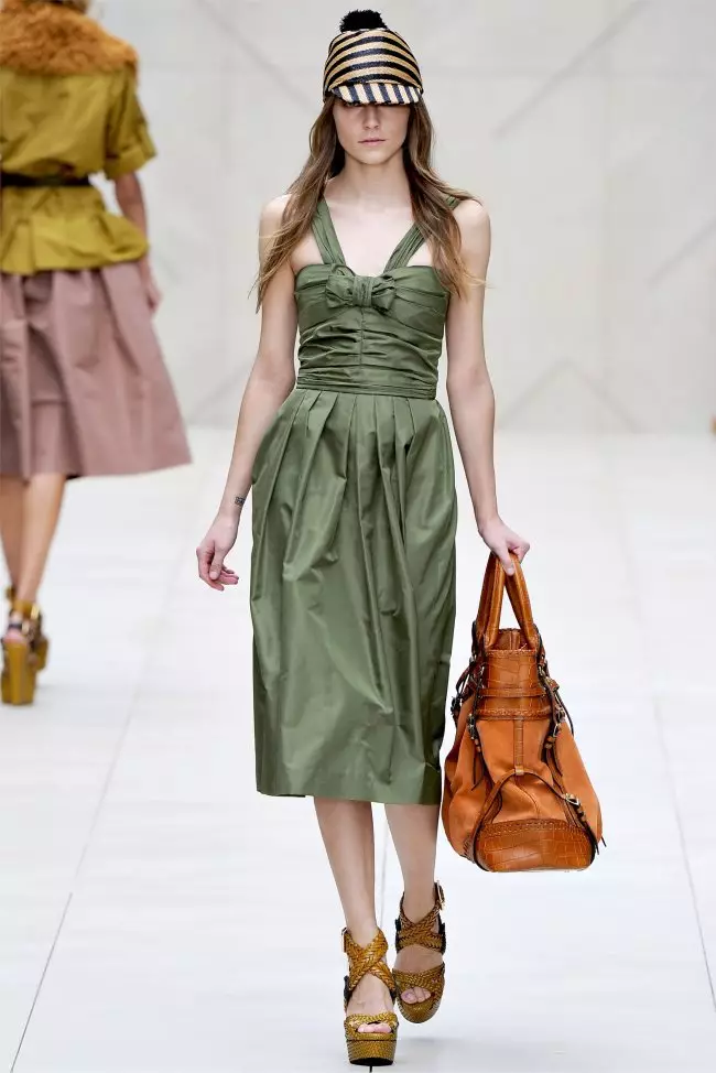 Burberry Earrach 2012 | Seachtain Faisin Londain