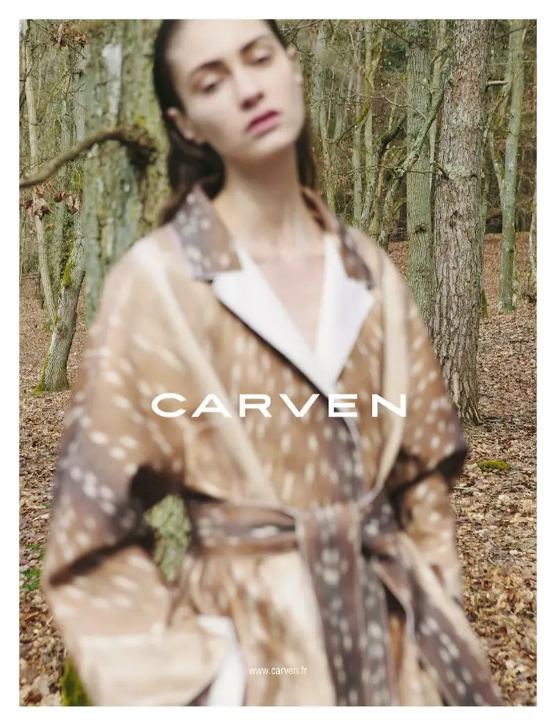 Carven sa rozostrený pre kampaň na jeseň 2013 od Viviane Sassen