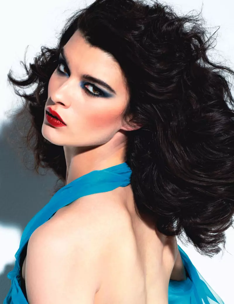 Crystal Renn ar gyfer Vogue Mexico Ebrill 2011 gan David Roemer