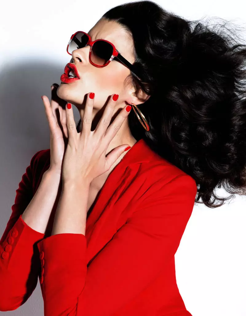 Crystal Renn ar gyfer Vogue Mexico Ebrill 2011 gan David Roemer