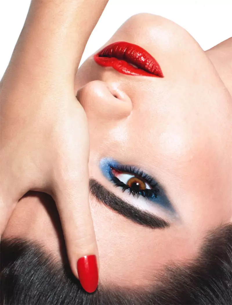 Crystal Renn pour Vogue Mexico avril 2011 par David Roemer