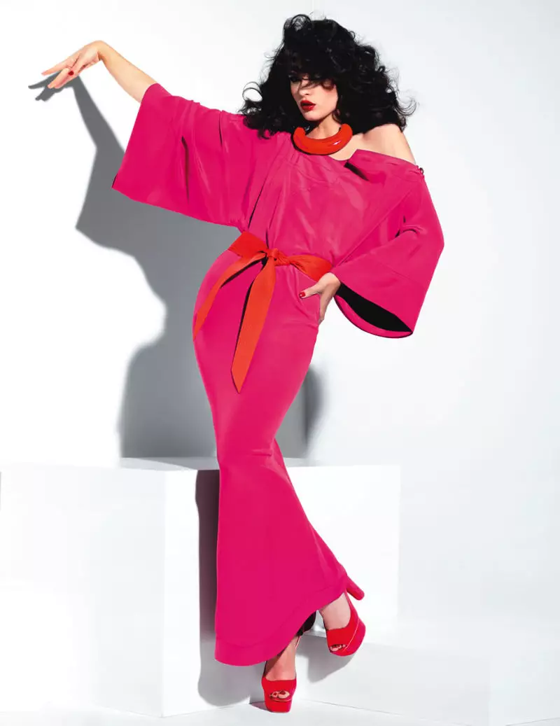 Crystal Renn ar gyfer Vogue Mexico Ebrill 2011 gan David Roemer