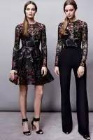 Elie Saab vai ao folk glam para o outono de 2015