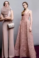 Elie Saab se vuelve folk glam para el Pre-Otoño 2015