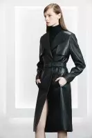 Jason Wu 2015-ci ilin payızından əvvəl cəsarətli minimalizmi qəbul edir