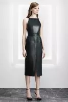 Jason Wu omearmet fet minimalisme foar pre-fall 2015