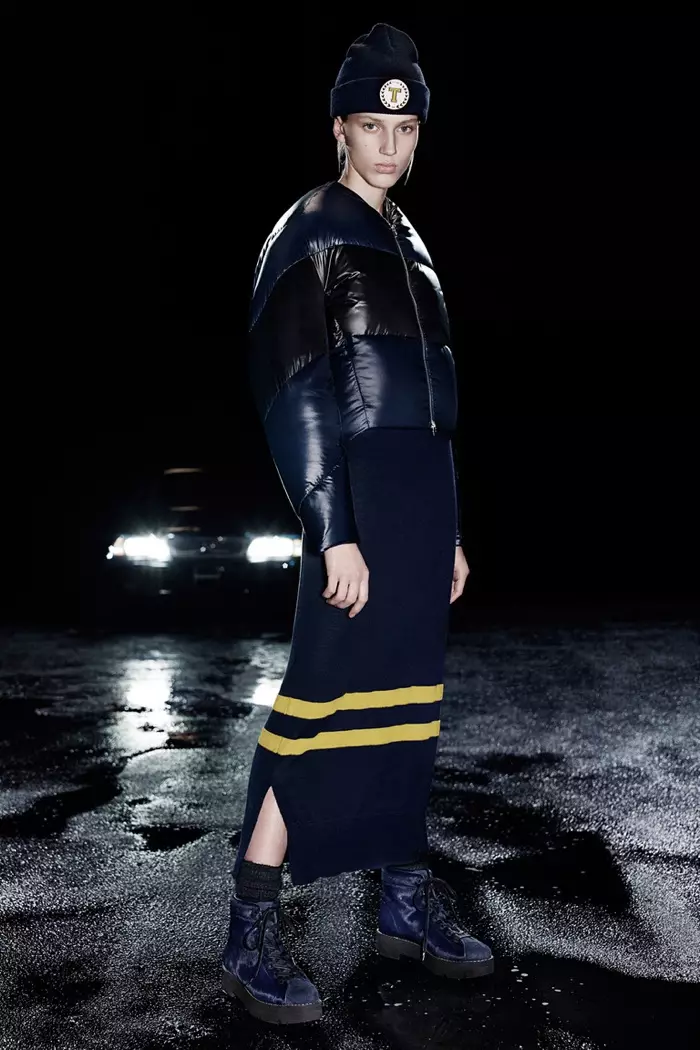 Ujongo oluvela ku-T ngu-Alexander Wang's pre-fall 2015 ingqokelela