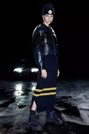 T di Alexander Wang fa righe e giacche gonfie per la pre-autunno