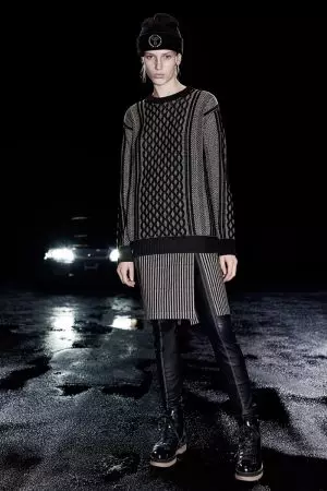 T di Alexander Wang fa righe e giacche gonfie per la pre-autunno