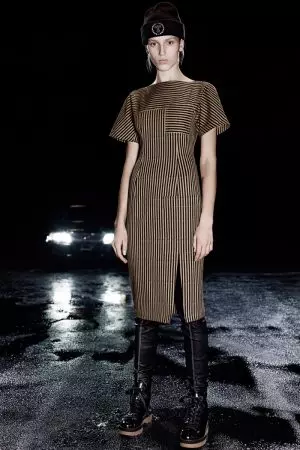 T di Alexander Wang fa righe e giacche gonfie per la pre-autunno