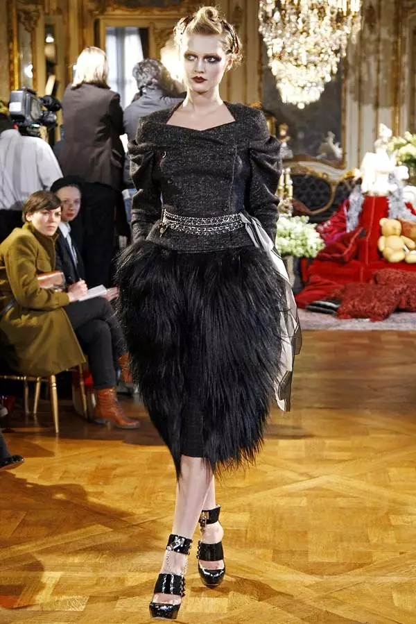 John Galliano Fall 2011 | Beke ea Feshene ea Paris