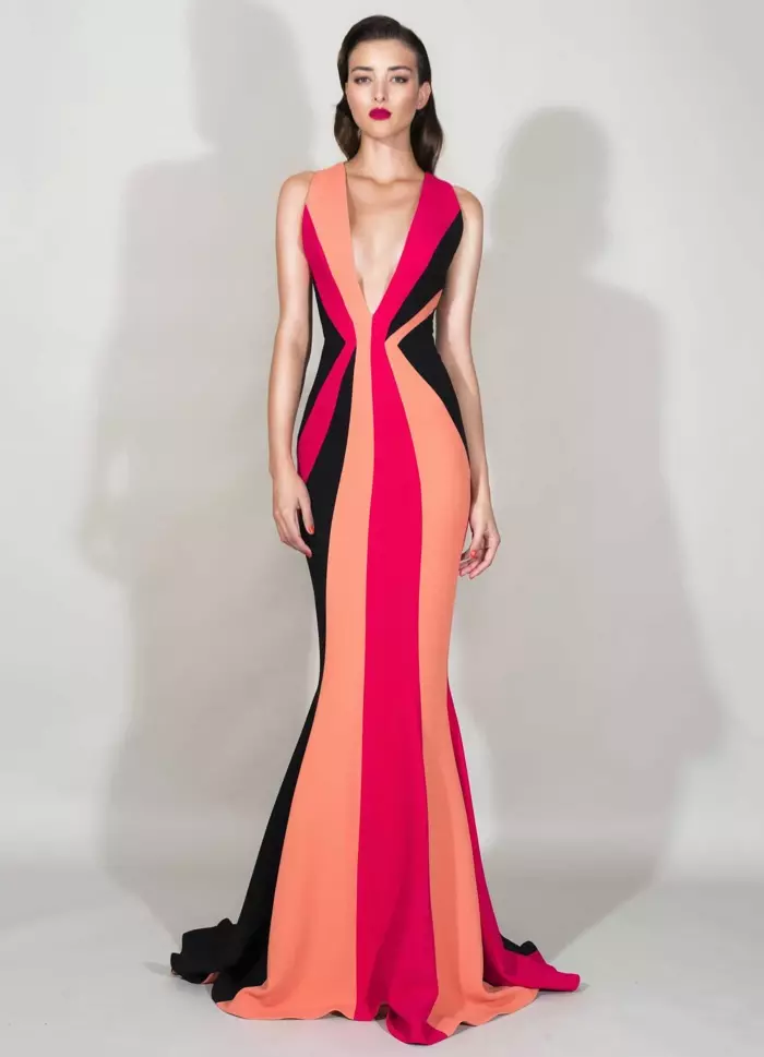 Zuhair Murad's Resort 2016 kolekcija ietver koķetas formas un treknas krāsas