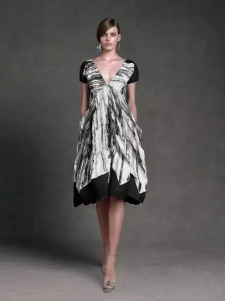 Ang Donna Karan's Resort 2013 Collection Nagtanyag ug Elegant nga mga Estilo sa Adlaw