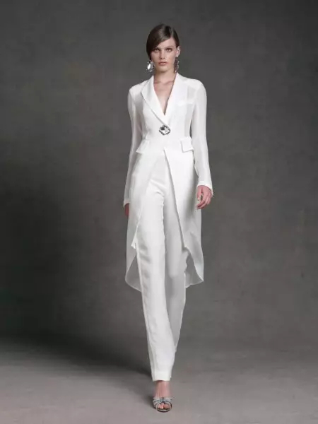 La collection Resort 2013 de Donna Karan offre des styles de jour élégants