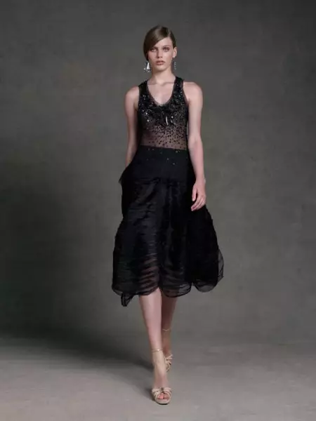 Koleksiyona Donna Karan's Resort 2013 Stylên Rojê yên Elegant pêşkêşî dike