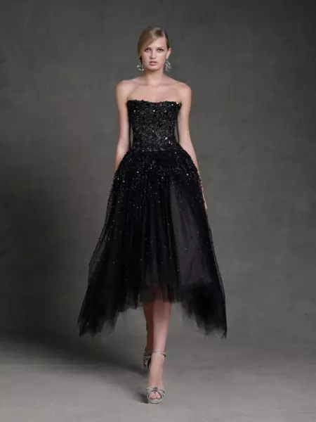 A colección Resort 2013 de Donna Karan ofrece estilos diurnos elegantes