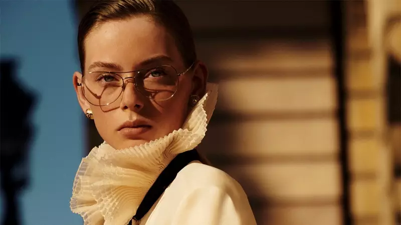 Lauren de Graaf spiller hovedrollen i Chanel Eyewears onlinekampagne.