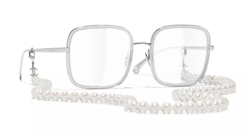 Lunettes carrées Chanel avec résine et perles de verre