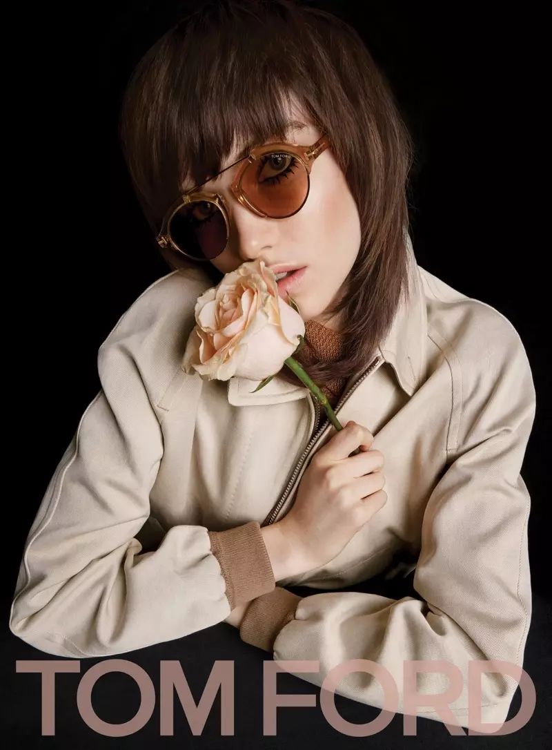 Si Grace Hartzel nagsul-ob og retro inspired shades sa Tom Ford's spring 2017 campaign