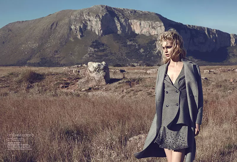 Juju Ivanyuk posa per Federica Putelli in Harper's Bazaar Ucraina Shoot