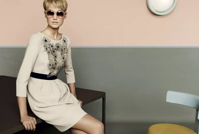 Toni Garrn, Kendra Spears සහ Juju Ivanyuk Max Mara Studio Spring 2013 ව්‍යාපාරය සඳහා Retro Chic වේ