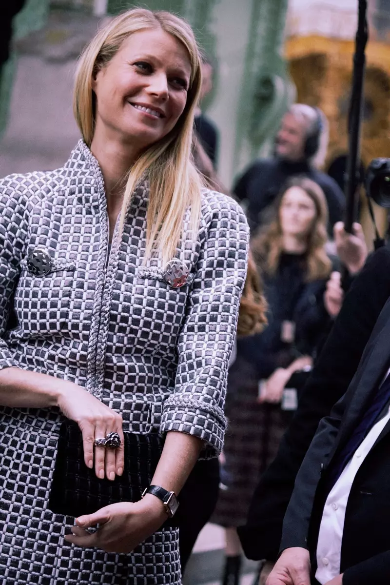 Gwyneth Paltrow asiste al desfile de alta costura primavera-verano 2016 de Chanel en París. Foto: Chanel