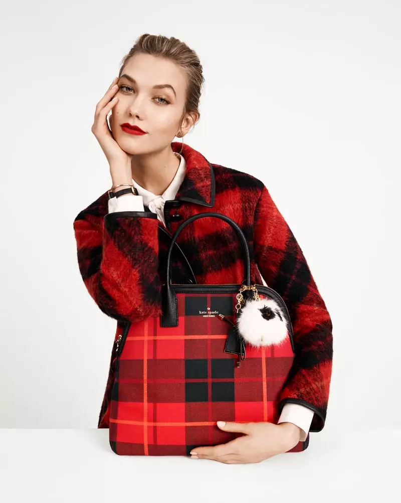 Karlie Kloss Ya Yi Case don Plaid a cikin Kamfen ɗin Kamfen na Falla na Kate Spade 2015