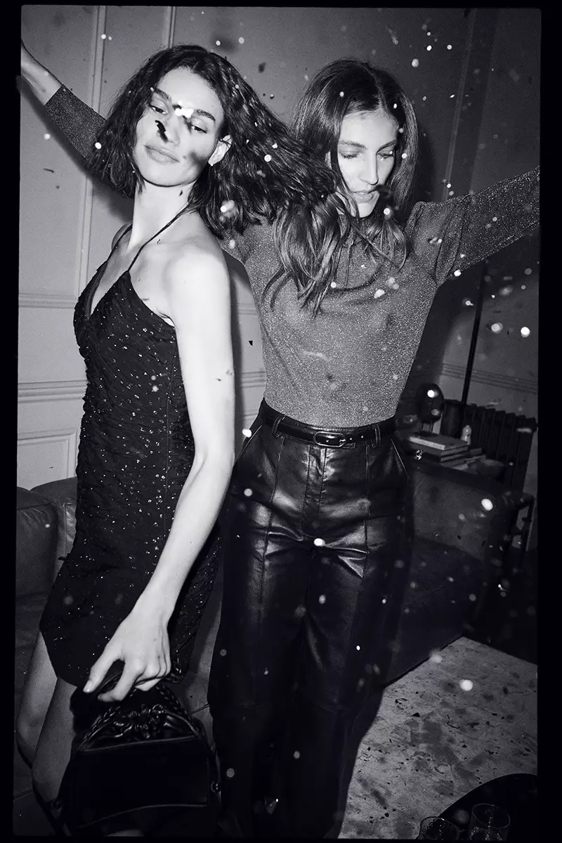 ברברה ואלנטה ואותיליה סיימון דוגמניות למראה מסיבות של מותג האופנה הספרדי מנגו.