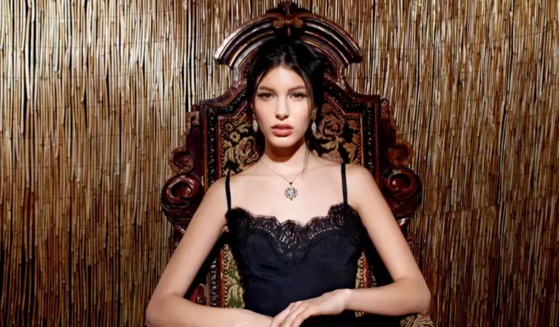 Kate King Stars in Dolce & Gabbana Baroque Jewelry 2013 ව්‍යාපාරය