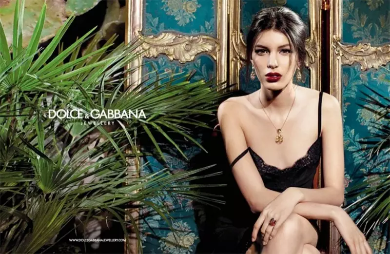 Кейт Кинг участва в кампанията за барокови бижута на Dolce & Gabbana 2013